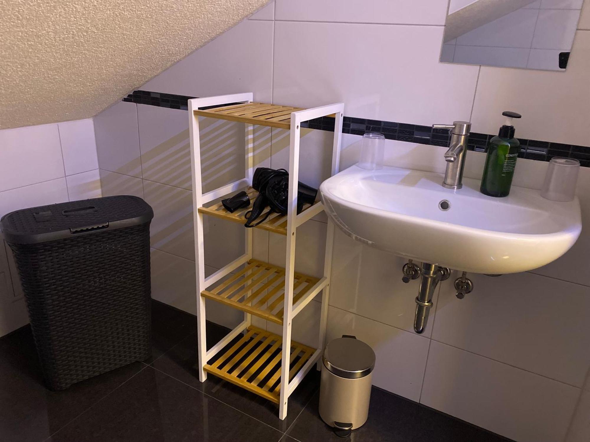 Deluxe Business Suite Mit Netflix Premium & Parkplatz, Zentral Zu Audi & Schwarz Gruppe With 2 Bedrooms 바트프리에드리히셸 외부 사진